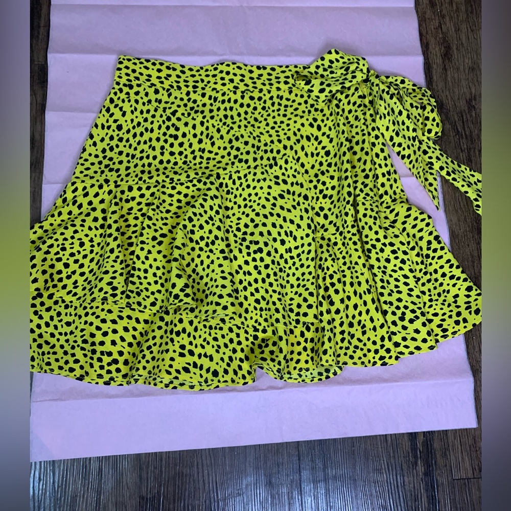 TOPSHOP Side Tie Mini Skirt Yellow Animal Print. Size US 4